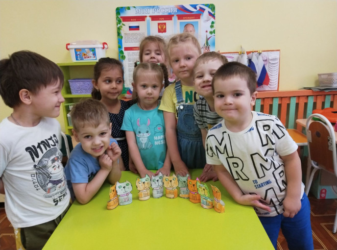 Снова наша рубрика "Мастерим с детьми" Снова наша рубрика "Мастерим с детьми".